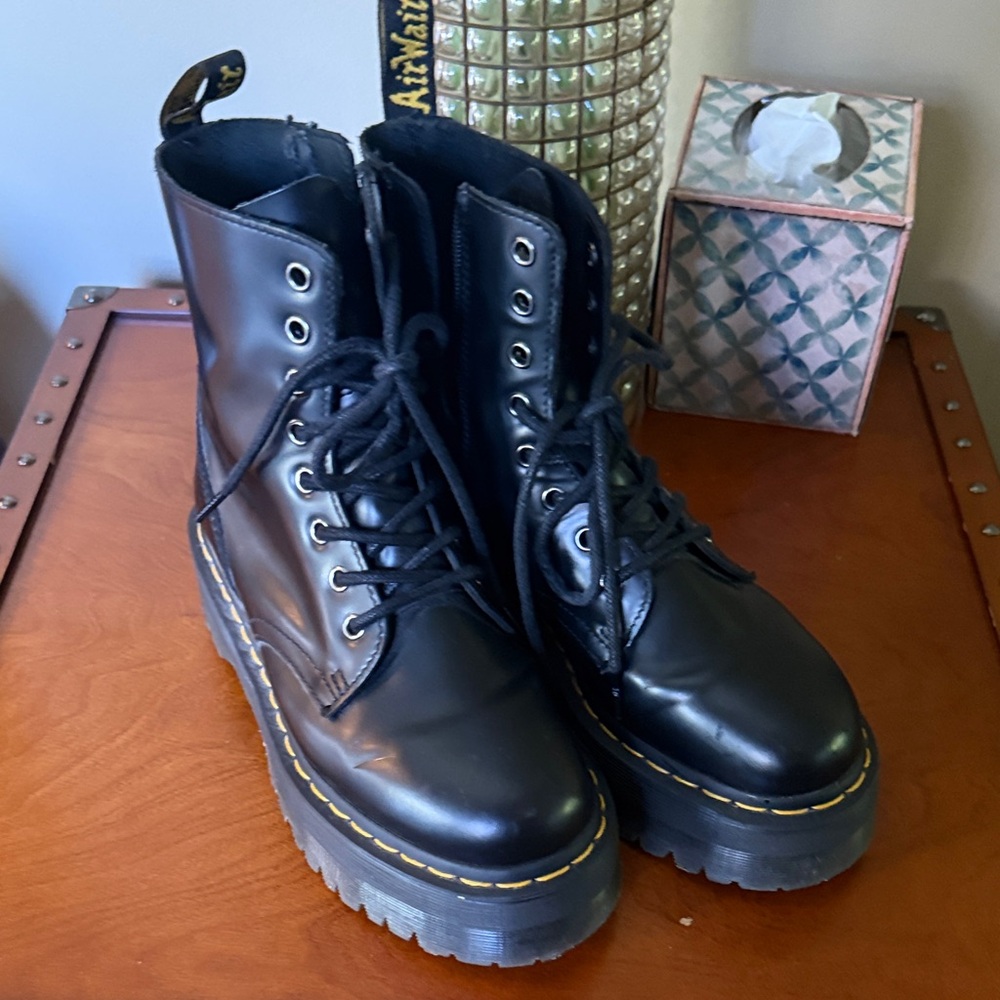 Dr. Martens Black Leather Jadon platform boots size 7 women